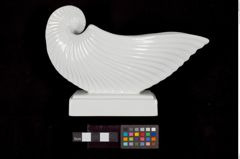 Foto eines Tintenfasses in Papierbootform (NHMW-ZOO-MO-0081100-ETH-012)